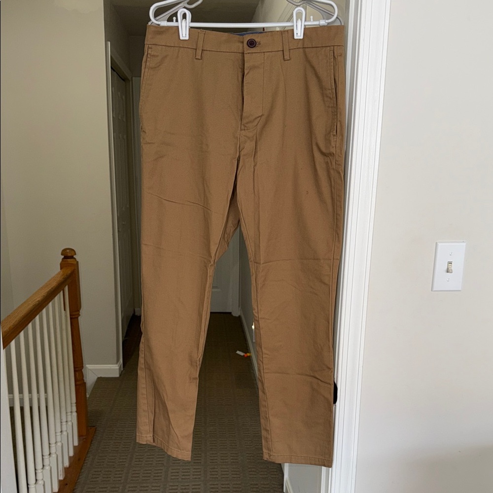 Old Navy Men's Tan Chinos